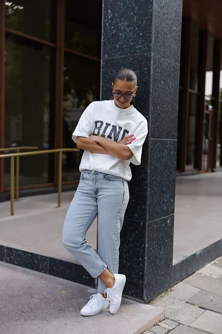 My Essential Wardrobe 34 The Mommy 139 High Tapered Light Blue Retro Wash jeans 2