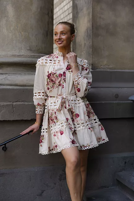 Nectar Gratitude Dress Roses kjole