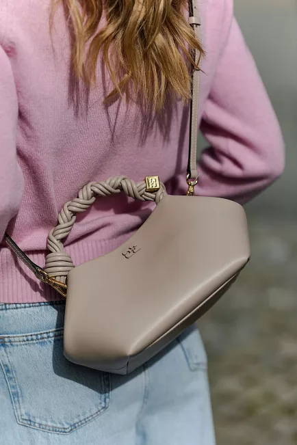GANNI Bou Bag Small Oyster Gray skulderveske 2