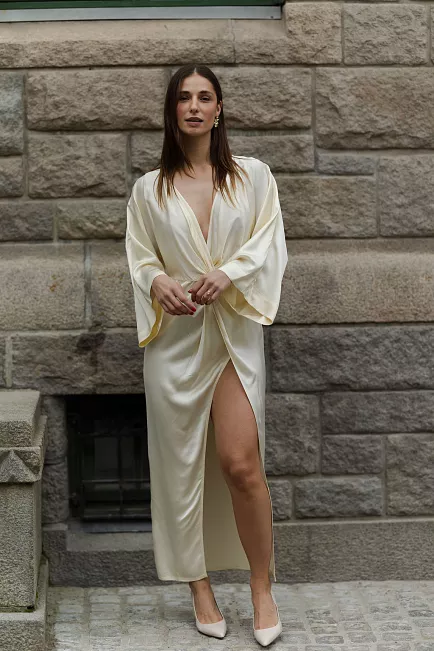 Envelope 1976 honor dress vanilla 