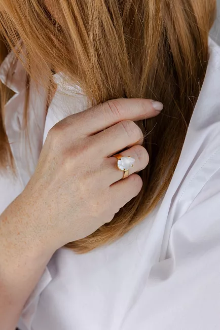 Caroline Svedbom Mini Drop Ring Gold Electric White 