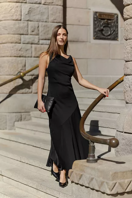 Viveh Aster Dress Black maxikjole 2
