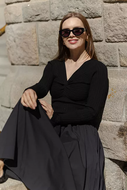 Andiata Polly Rib Knit Black genser