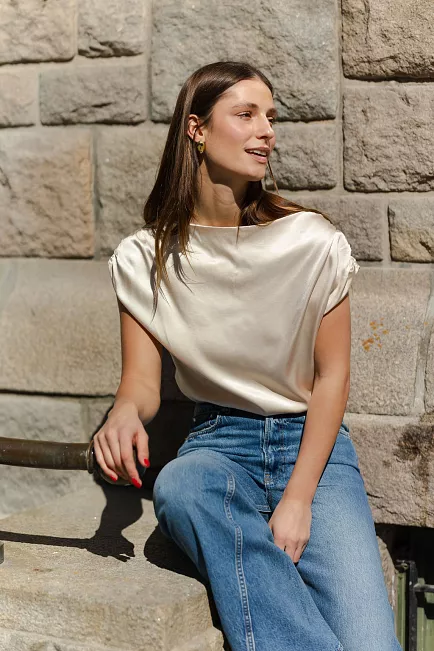 viveh shell top creme topp 2