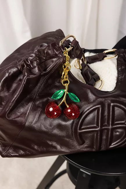 hiil studio bag charms cherry nøkkelring 2