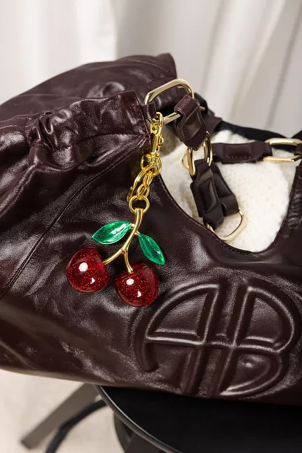 hiil studio bag charms cherry nøkkelring 1