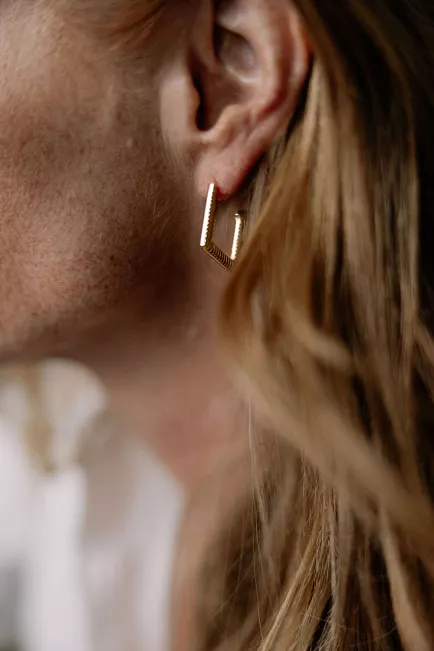 HiiL Studio Jewelry Square Earrings Gold øredobber 2