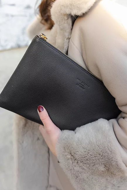 HiiL Studio x Jim Rickey HiiL Pouch Grained Black clutch
