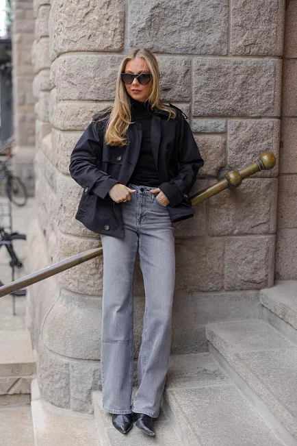 My Essential Wardrobe 35 The Louis 139 High Wide Light Grey Wash jeans