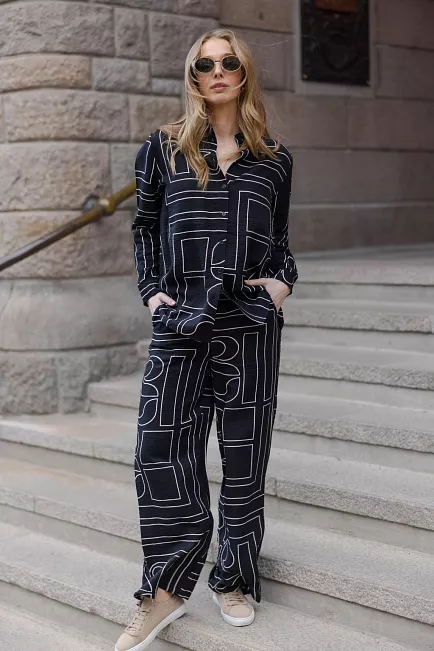 My Essential Wardrobe Kelly MW Pant Aop Black bukse 