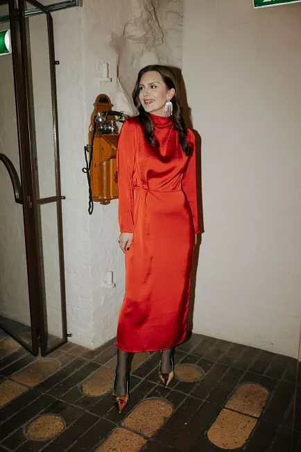 HiiL Studio Alora Dress Goji Berry midikjole 2