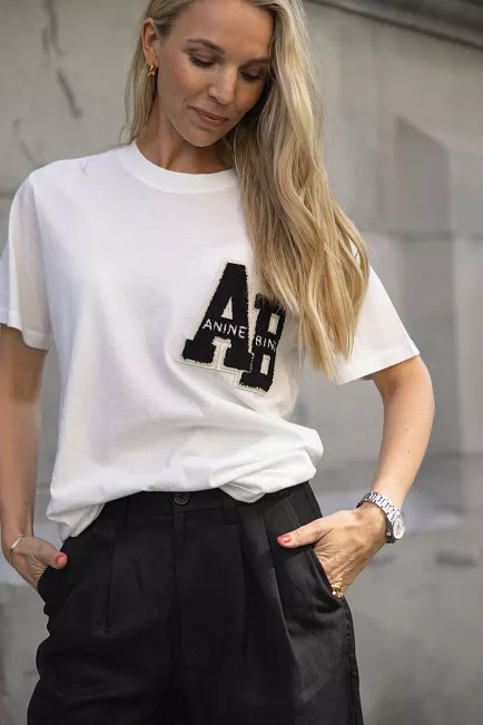 Anine Bing Lili Tee Letterman Off White t-skjorte 2