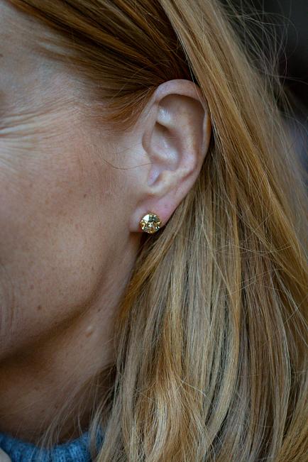 Caroline Svedbom classic stud earrings golden shadow øredobb øredobber