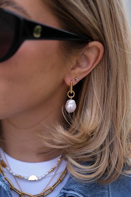 Missoma Gold Baroque Pearl Earrings Gold øredobber 1