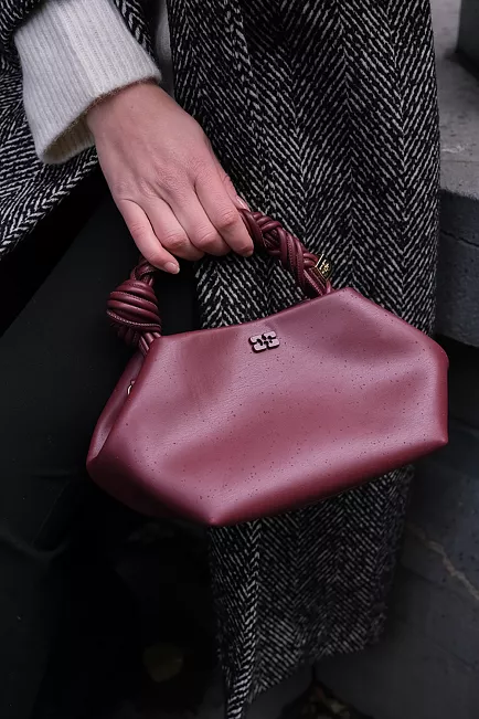 Ganni Bou Bag Small Burgundy skulderveske