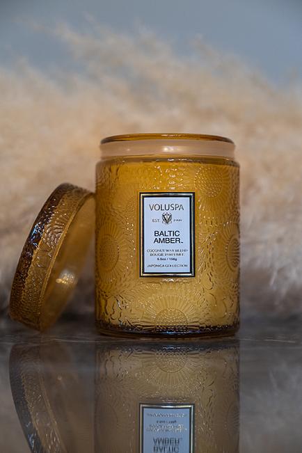 Voluspa small glass jar w lid baltic amber duftlys 1
