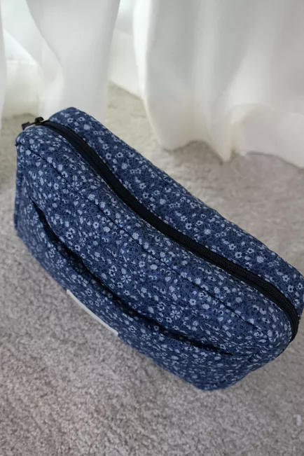 DAY ET Gweneth Re-Q Fleur Kit Bijou Blue toalettmappe 3