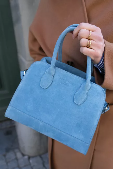 hiil studio x jim rickey tote small suede blue veske