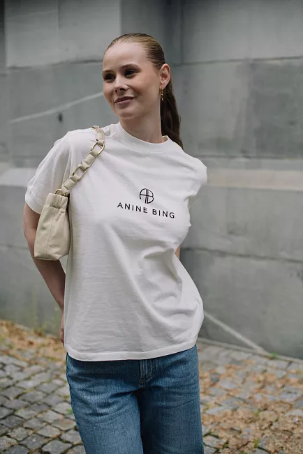 Anine Bing Jaylin Tee Monogram Ivory t-skjorte 