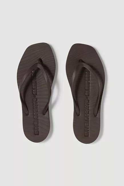Envelope1976 Envelope x Sleepers Truffle flipflops
