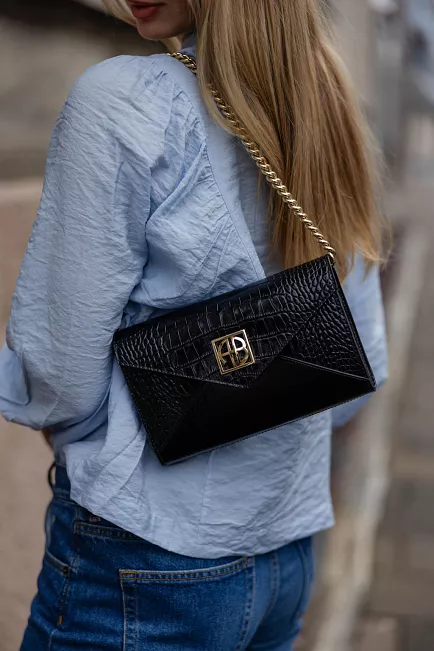 Anine Bing Small Elly Clutch Black Embossed skulderveske 7