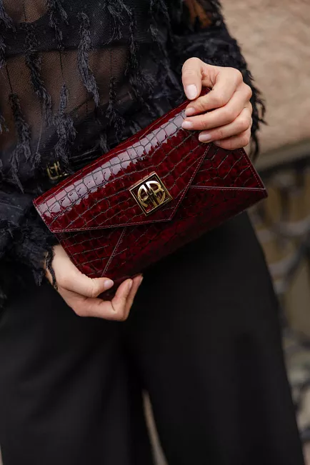 Anine Bing Small Elly Clutch Black Embossed skulderveske 4