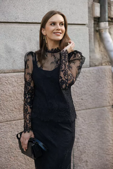 Bytimo lace top black topp 1