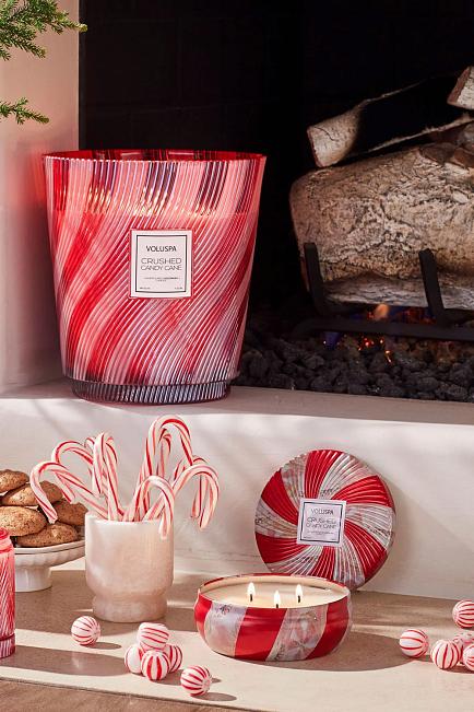 Voluspa 3-Wick Tin Candle Crushed Candy Cane 40t 2