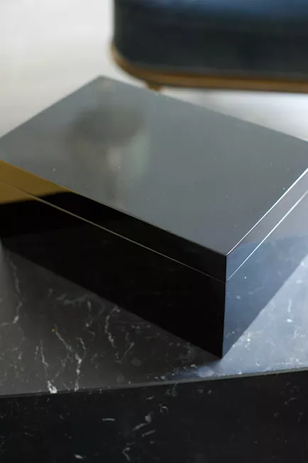 Dark Laquer Jewellery Box Black smykkeskrin