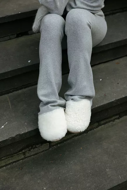 envelope lounge slippers cream tøffler 1