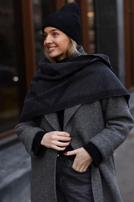 triangle scarf charcoal/volcano 3