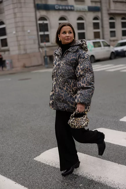 Ganni Bou Bag Mini Print Leopard veske 2