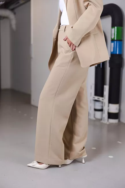 HiiL Studio Mia Pant Camel dressbukse 2