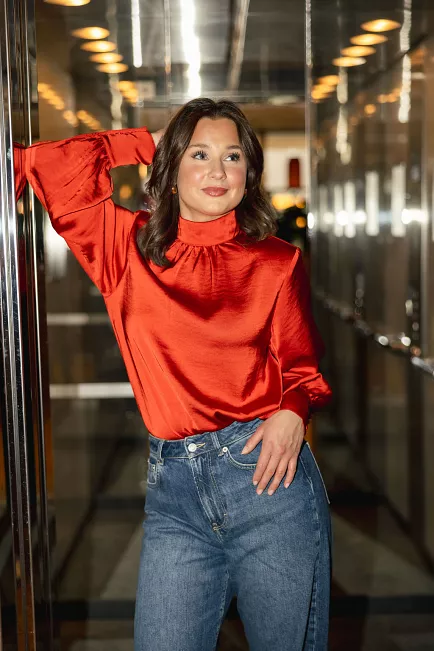 HiiL Studio New Brianna Blouse Goji Berry bluse