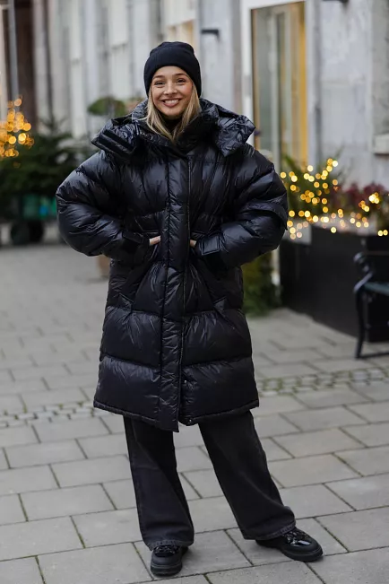 Holzweiler Steilia Down Jacket Black dunkåpe
