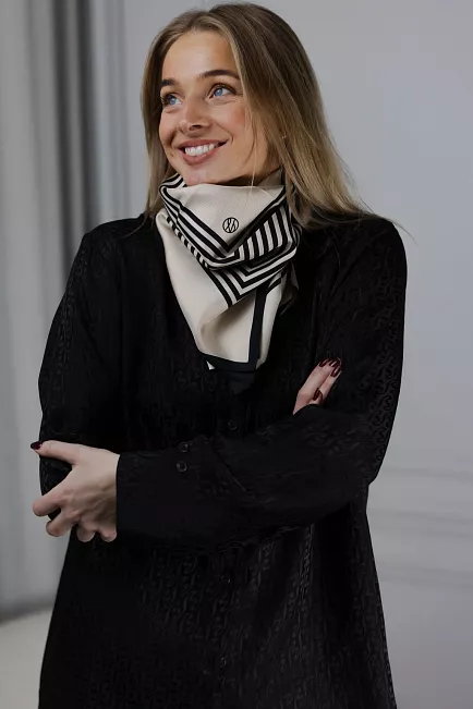 Lescarf No. 1 Sand & Black silkeskjef 4