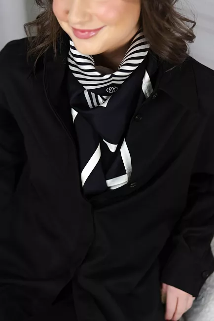 Lescarf No. 2 Black & Cream silkeskjef 3