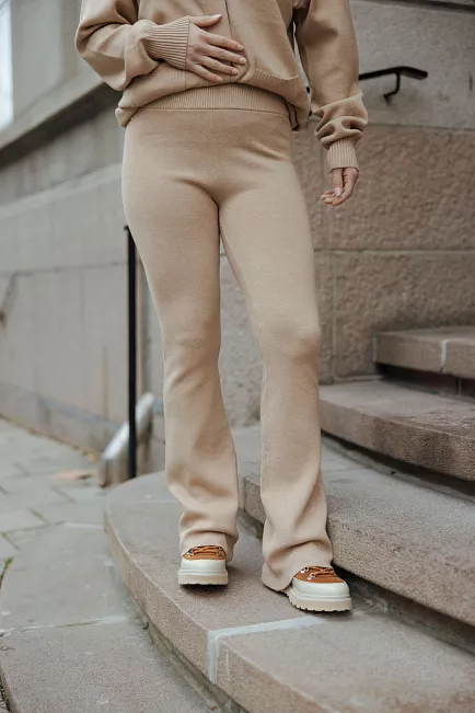 lune active olly flare pants camel bukse 1