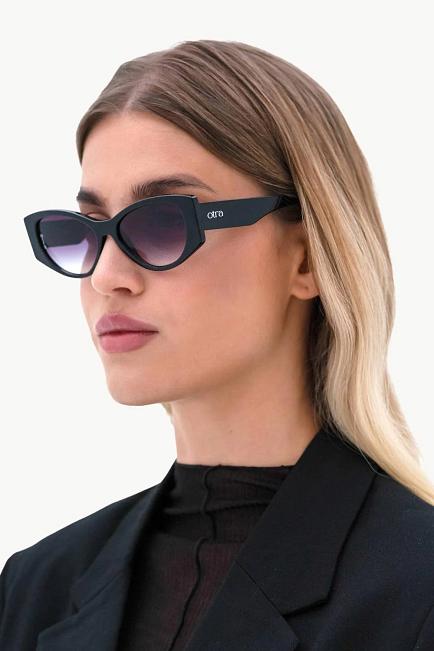 Otra Eyewear Monroe Black/Smoke Fade solbriller