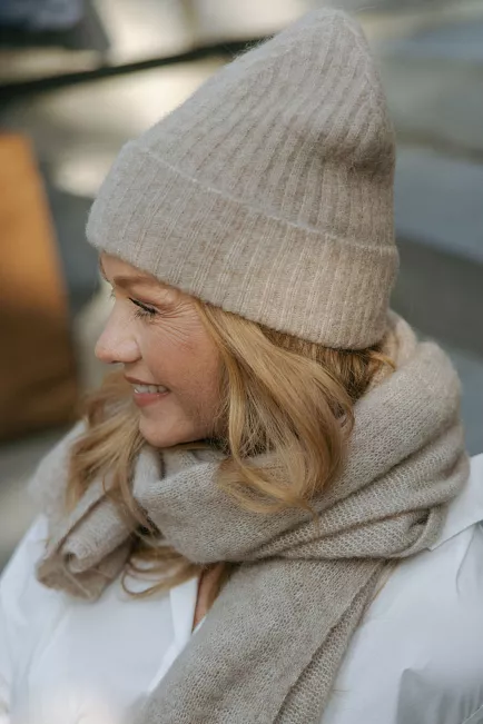 Natura Cashmere Susanna Basic Hat Taupe lue