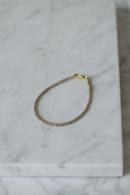 petit perles basic bracelet gold armbånd
