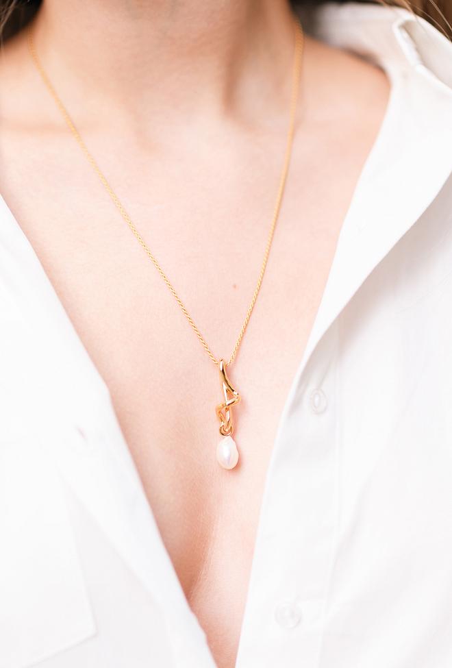 Missoma Molten Baroque Pearl Drop Pendant Necklace Gold smykke 4