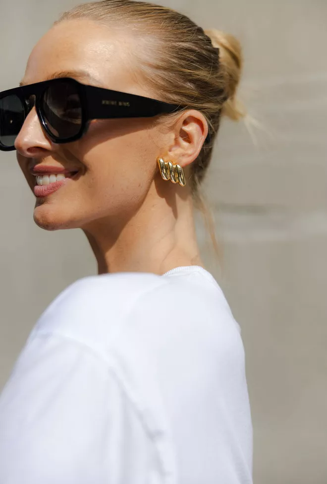 Anine bing Diagonal Ribbed Earrings Gold øredobber