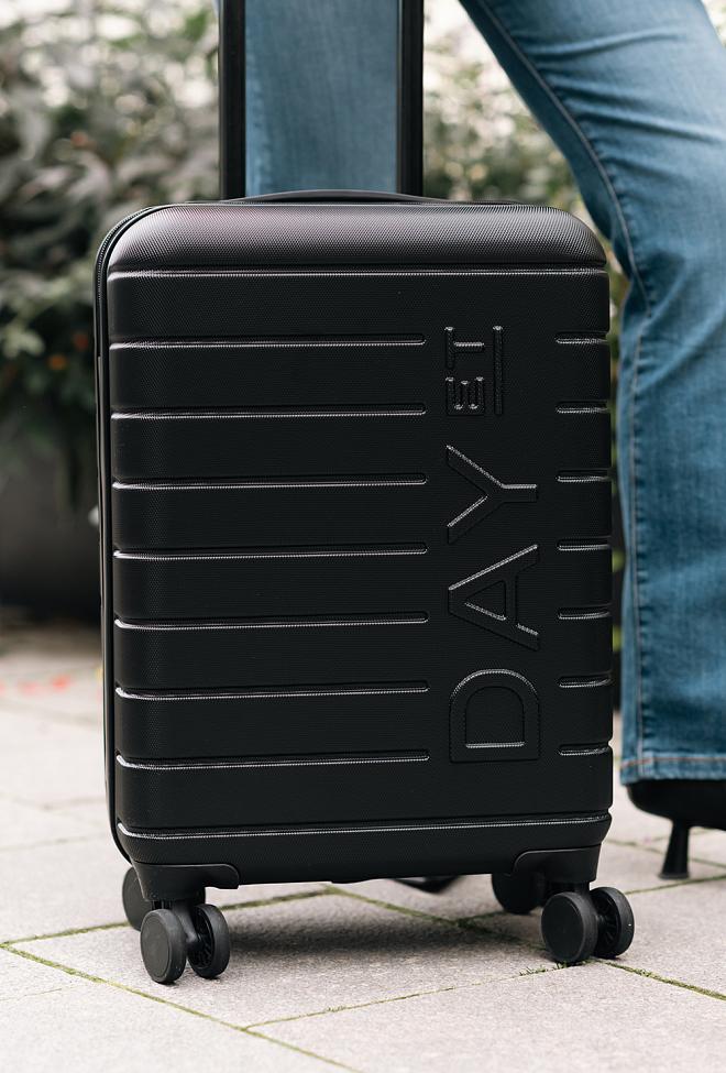 DAY ET LHR 20 Suitcase Logo Black liten trillekoffert