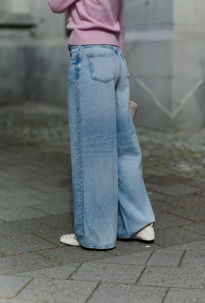 GANNI Soft Rigid Denim Baggy Jeans Light Blue Stone jeans 3