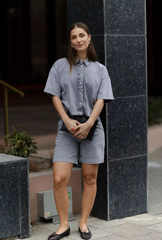 my essential wardrobe Malo MW 143 Boxy Short Shirt Light Grey Wash