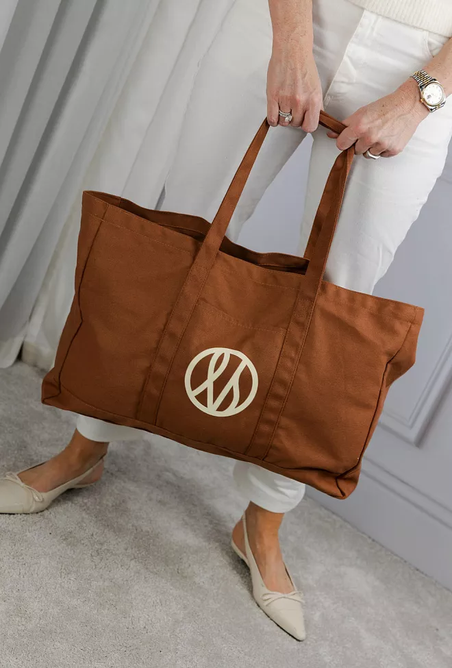 le scarf tote bag dark brown cream logo veske 2