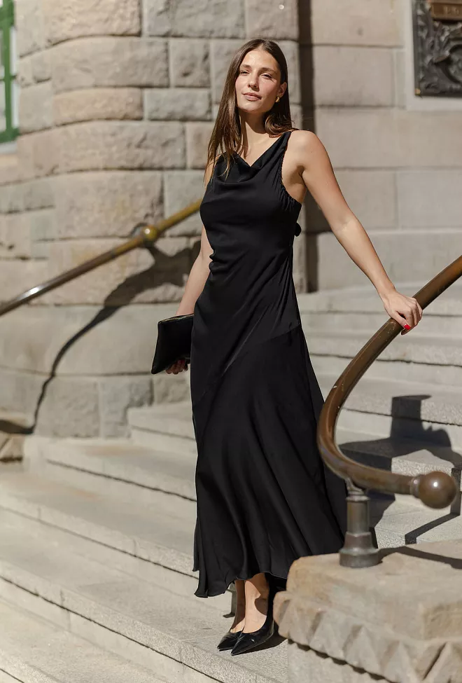 Viveh Aster Dress Black maxikjole 6