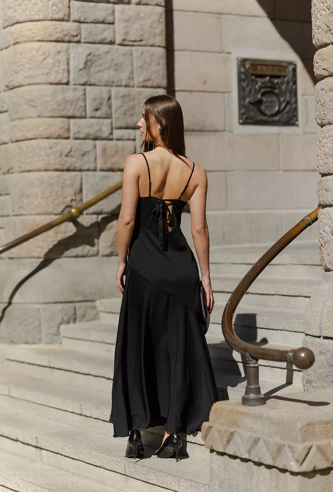 Viveh Aster Dress Black maxikjole 4