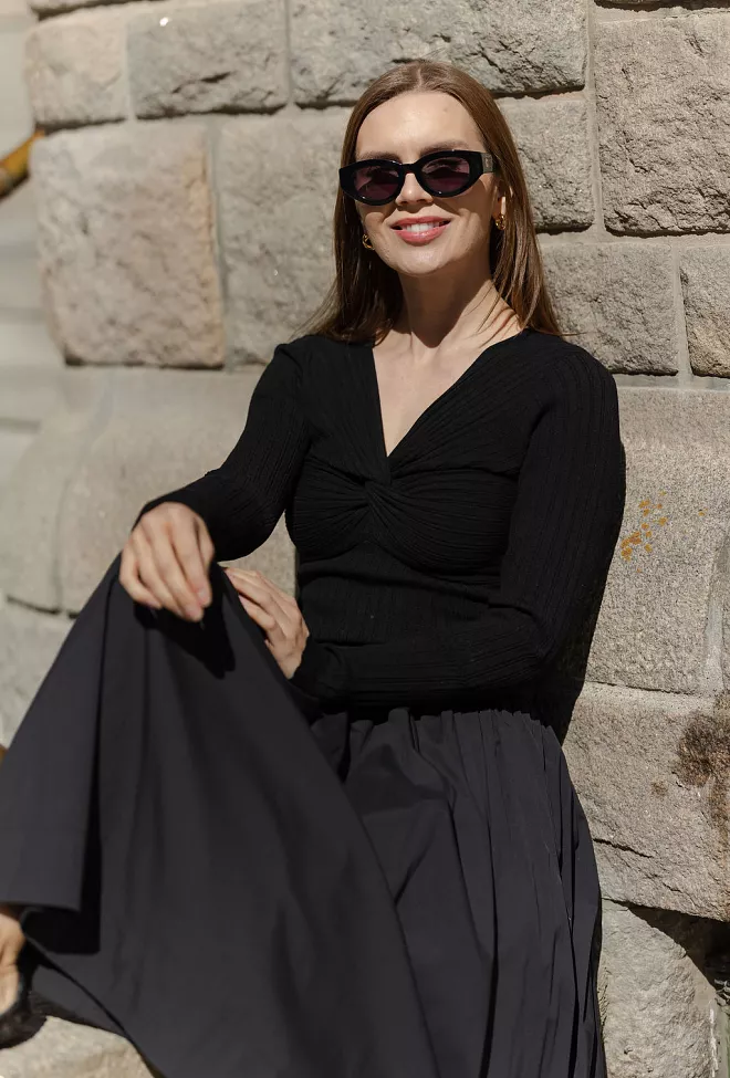 Andiata Polly Rib Knit Black genser